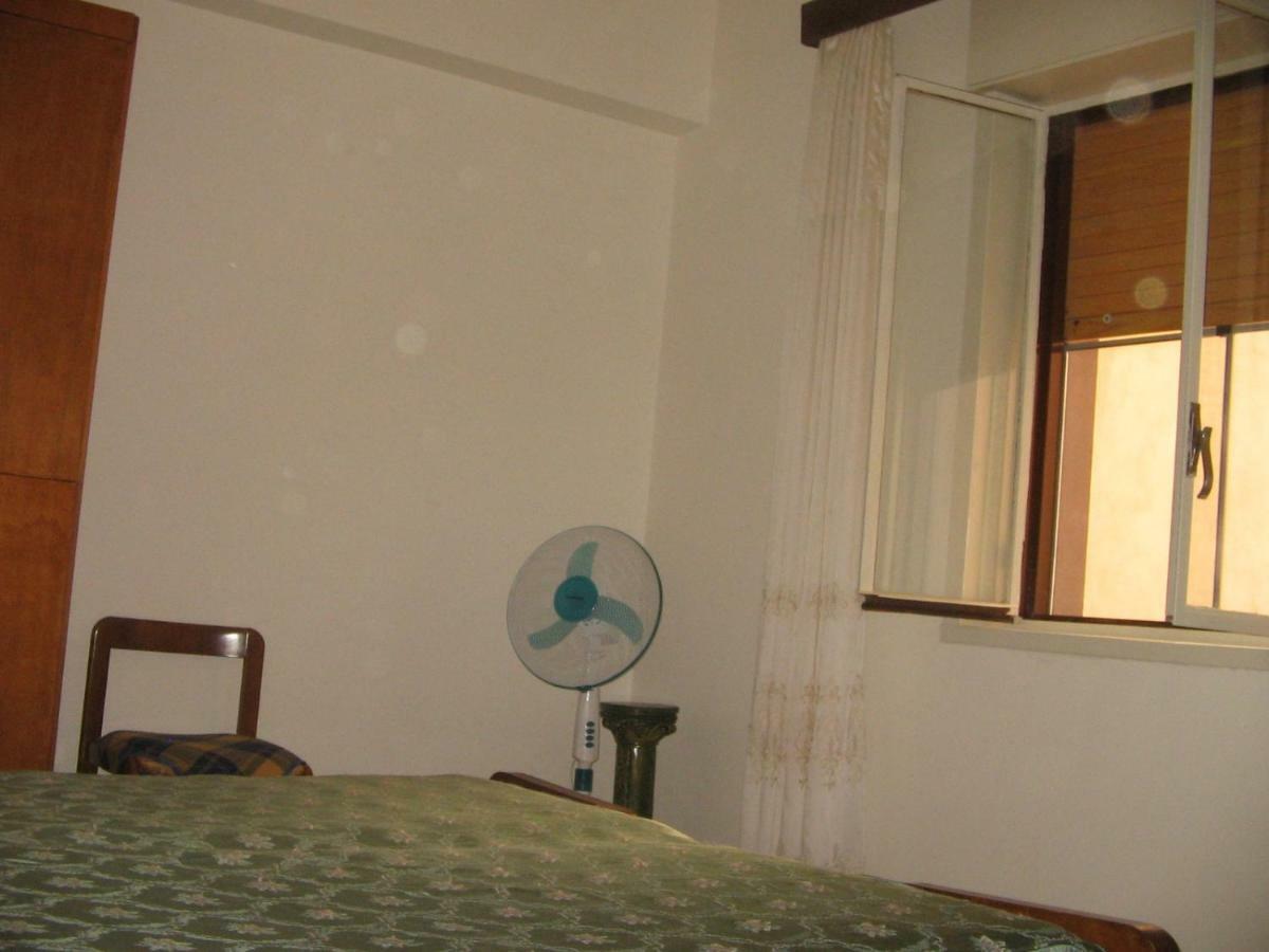 Bilocale Patti Apartment ภายนอก รูปภาพ